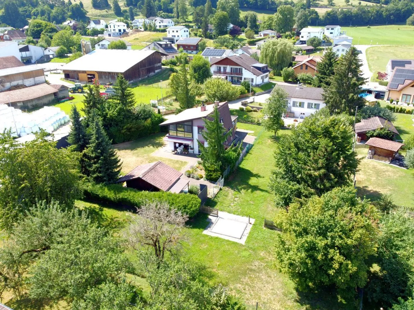 Einfamilienhaus mit großem Potenzial in Glovelier - Grundstück von 1943 m2 - Foto 2 von 13