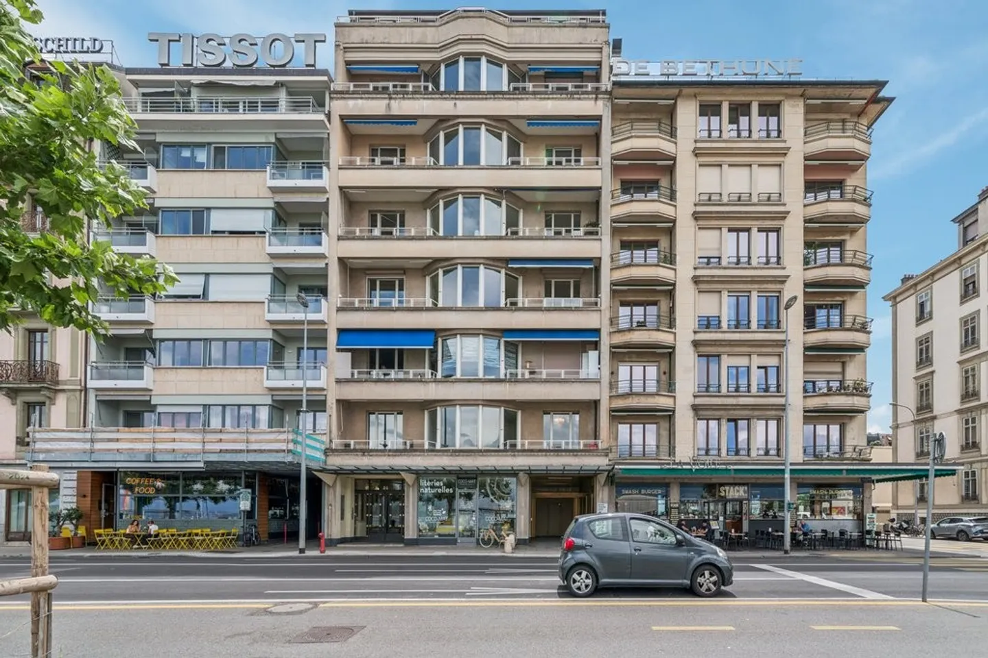 Magnificent 7-room apartment with lake and fountain views - Photo 11 of 12