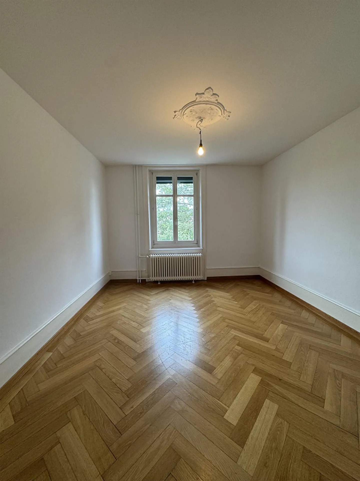 Charming 4.5-room old building apartment in a central location in Bern - Photo 5 of 11
