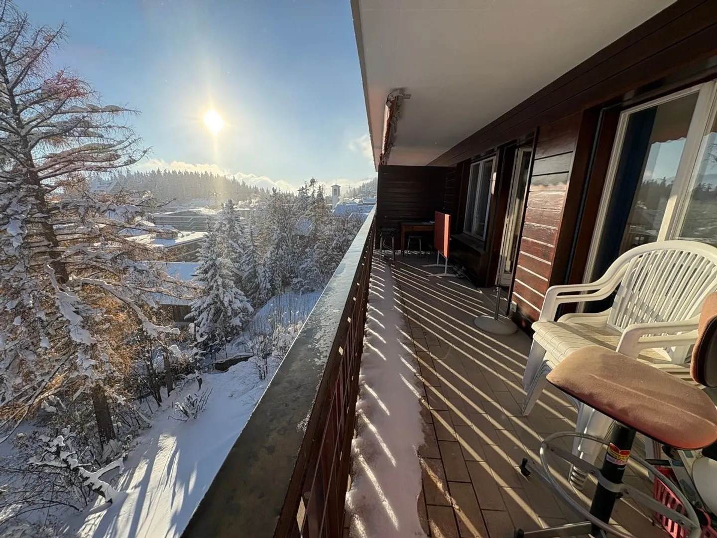 Appartement en SI de 2.5p au centre de Montana à rénover - Photo 4 sur 13