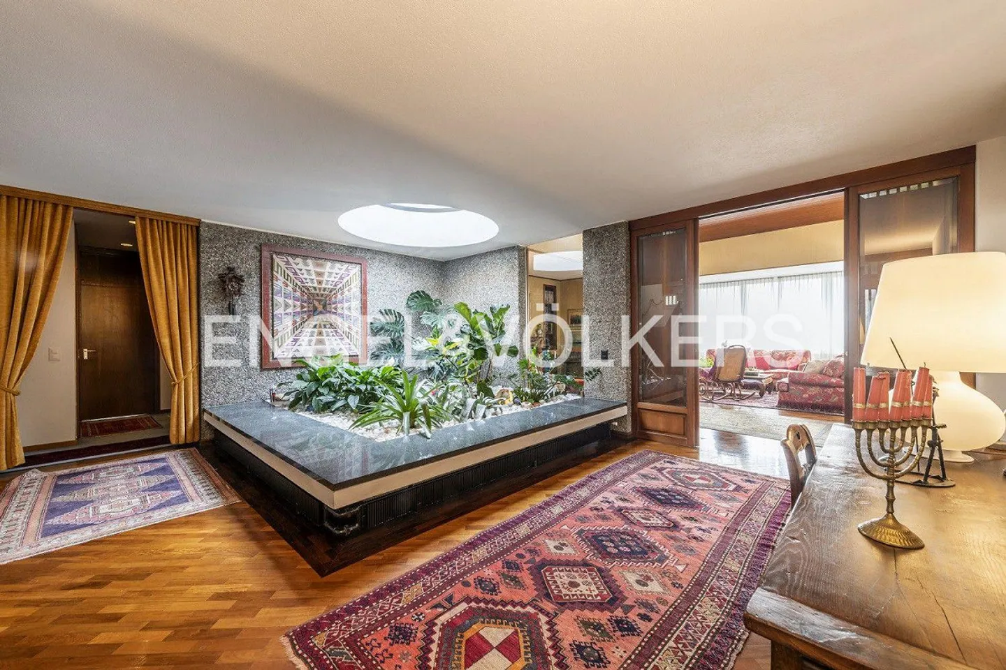 Villa moderna con piscina e appartamento indipendente - Foto 2 di 15