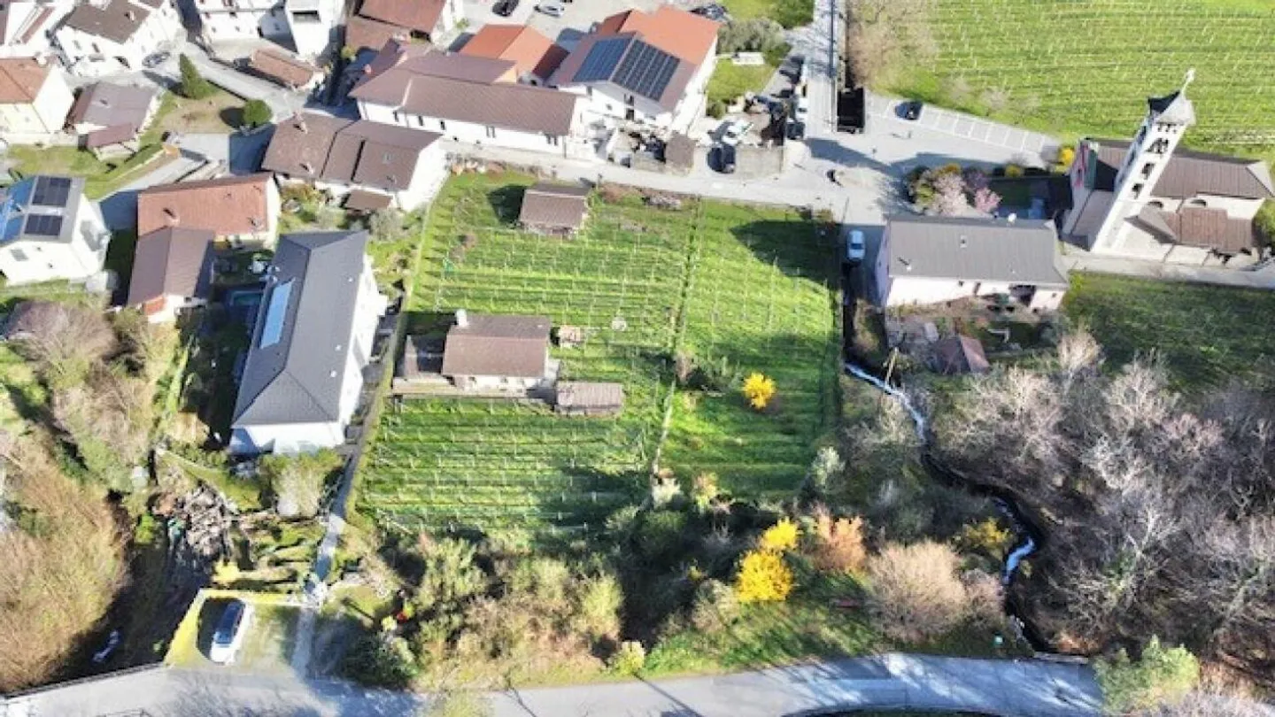 Terrain constructible à vendre - Photo 3 sur 11