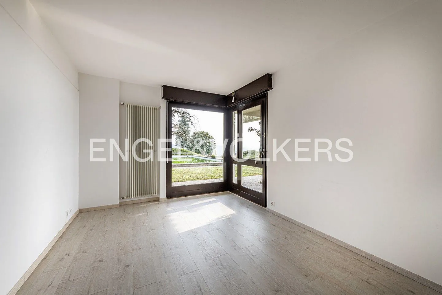Villa moderna con piscina e appartamento indipendente - Foto 12 di 15