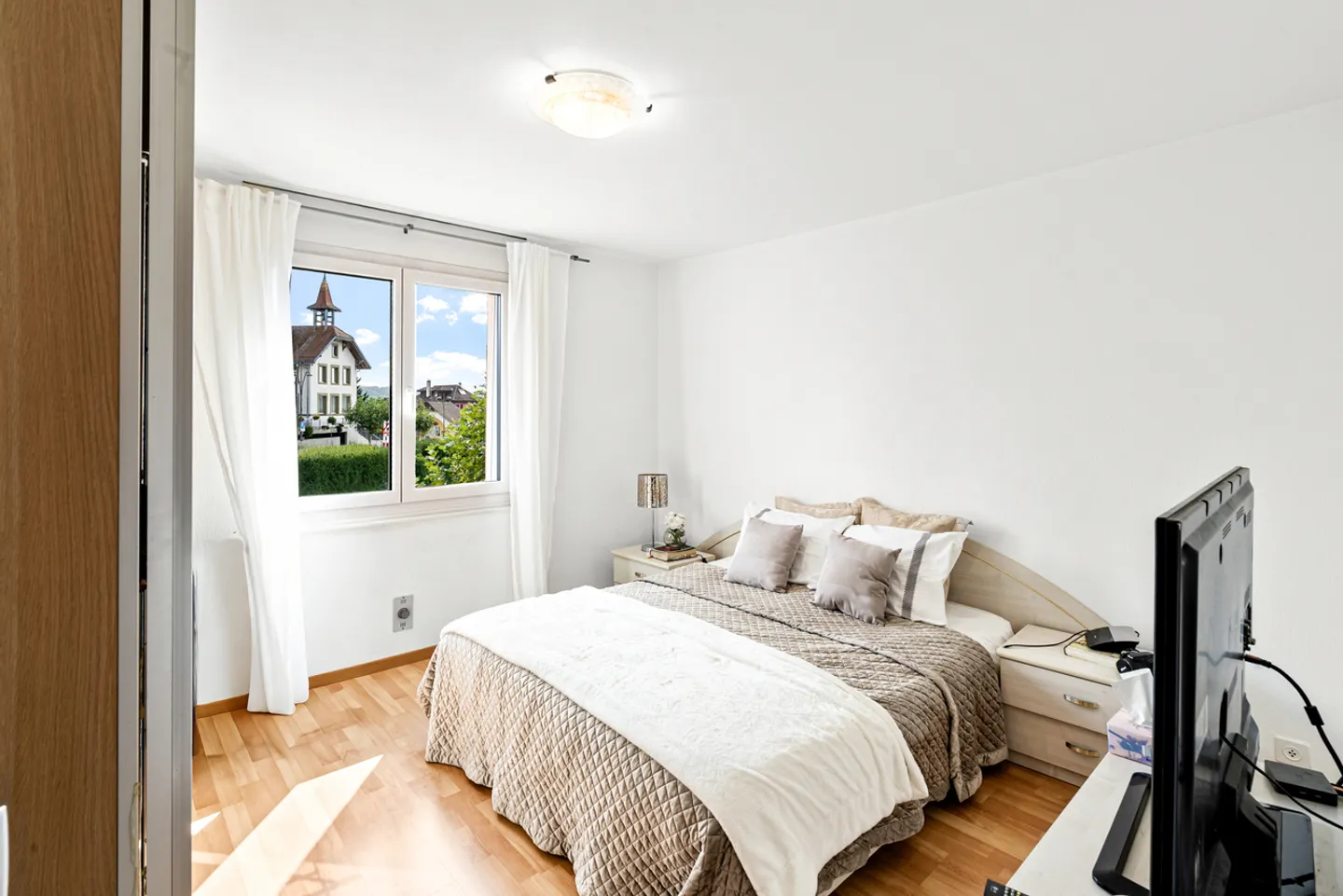 Helles und modernes Apartment mit Balkon und freier Sicht - Foto 5 von 10