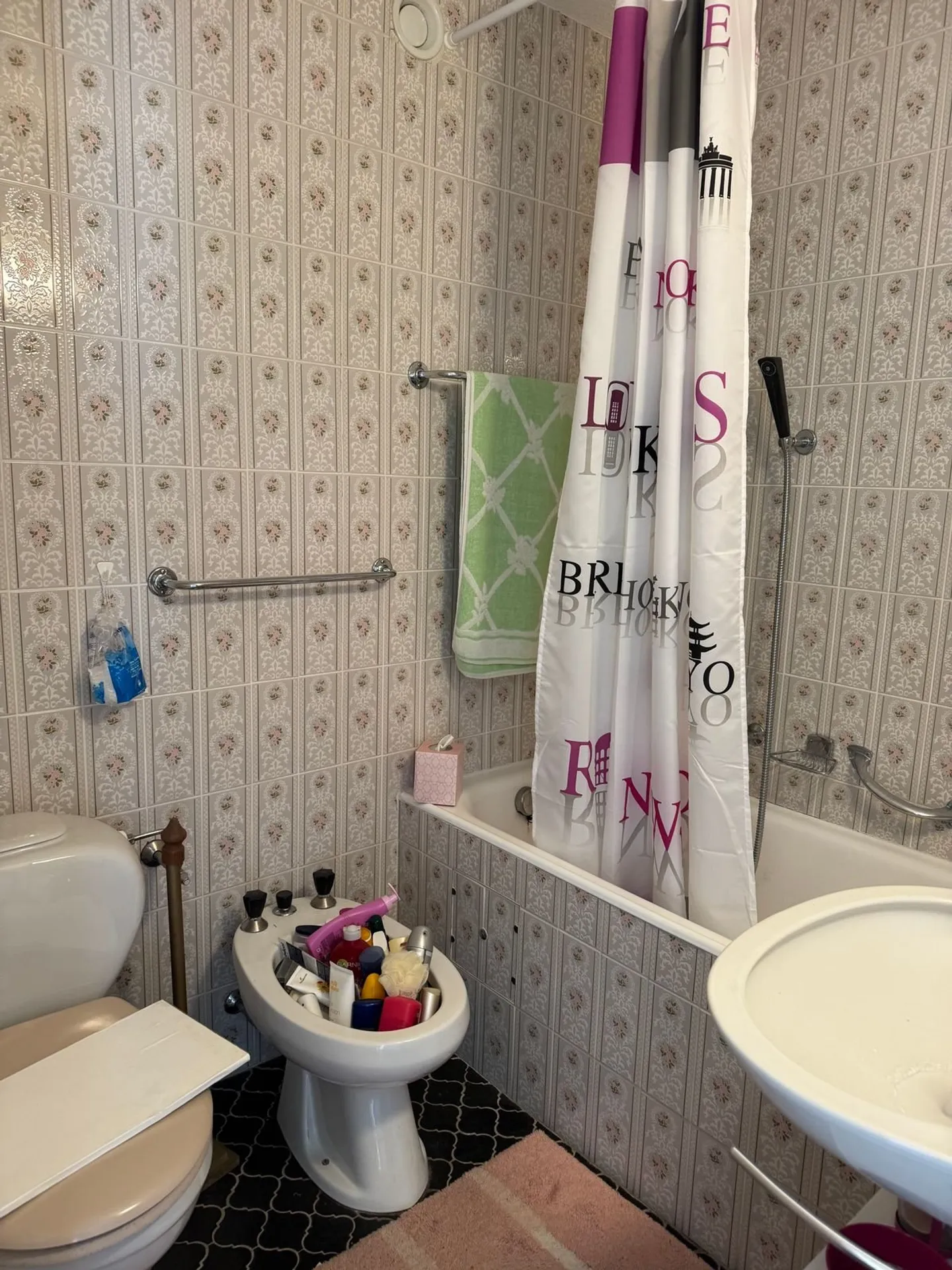 Appartement en SI de 2.5p au centre de Montana à rénover - Photo 12 sur 13