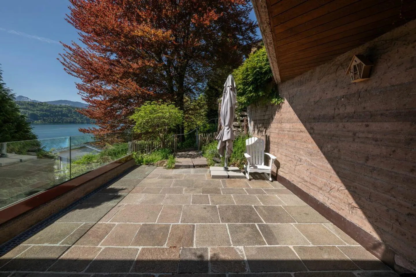 Geräumige Wohnung mit Seeblick - Foto 2 von 6