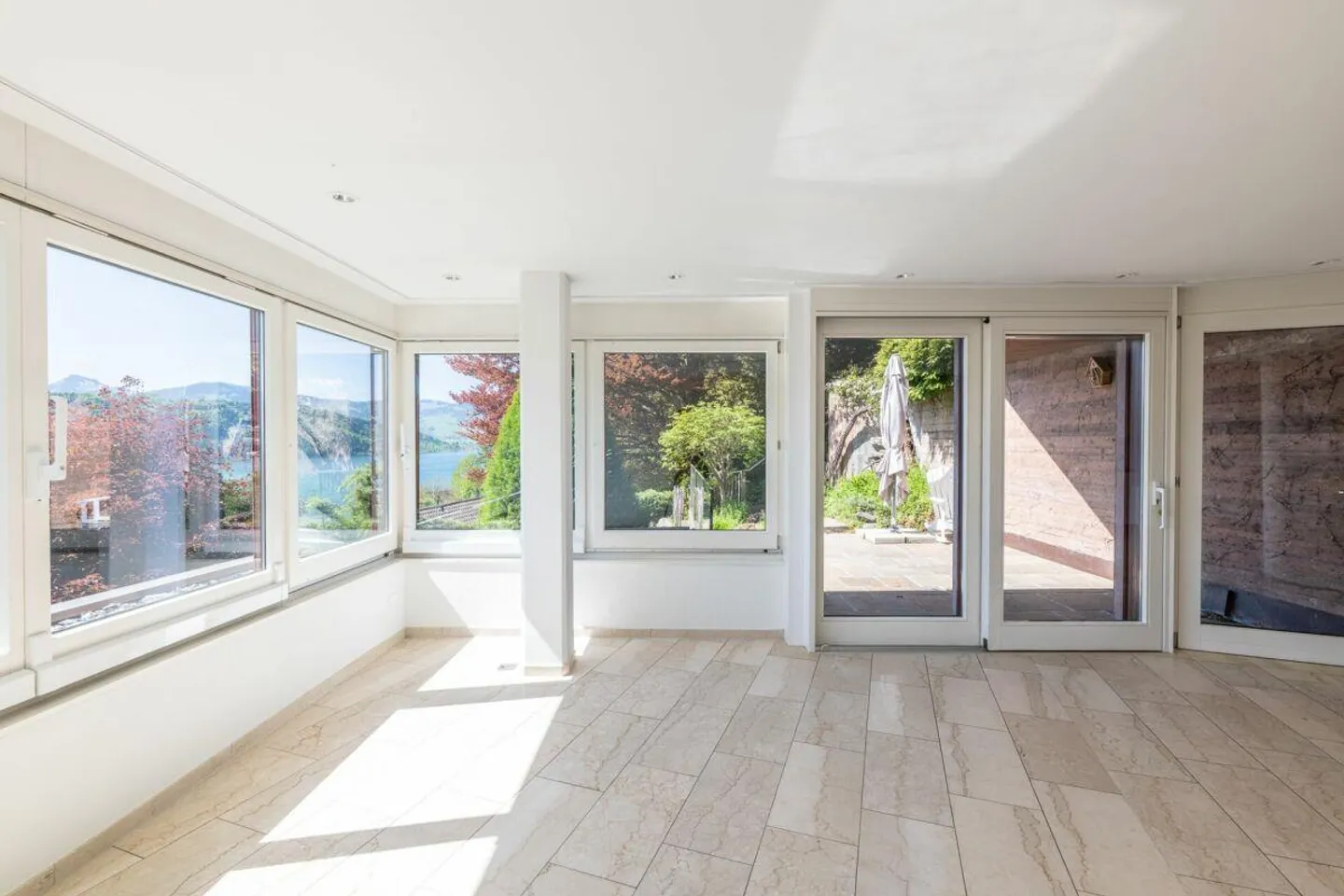 Geräumige Wohnung mit Seeblick - Foto 4 von 6