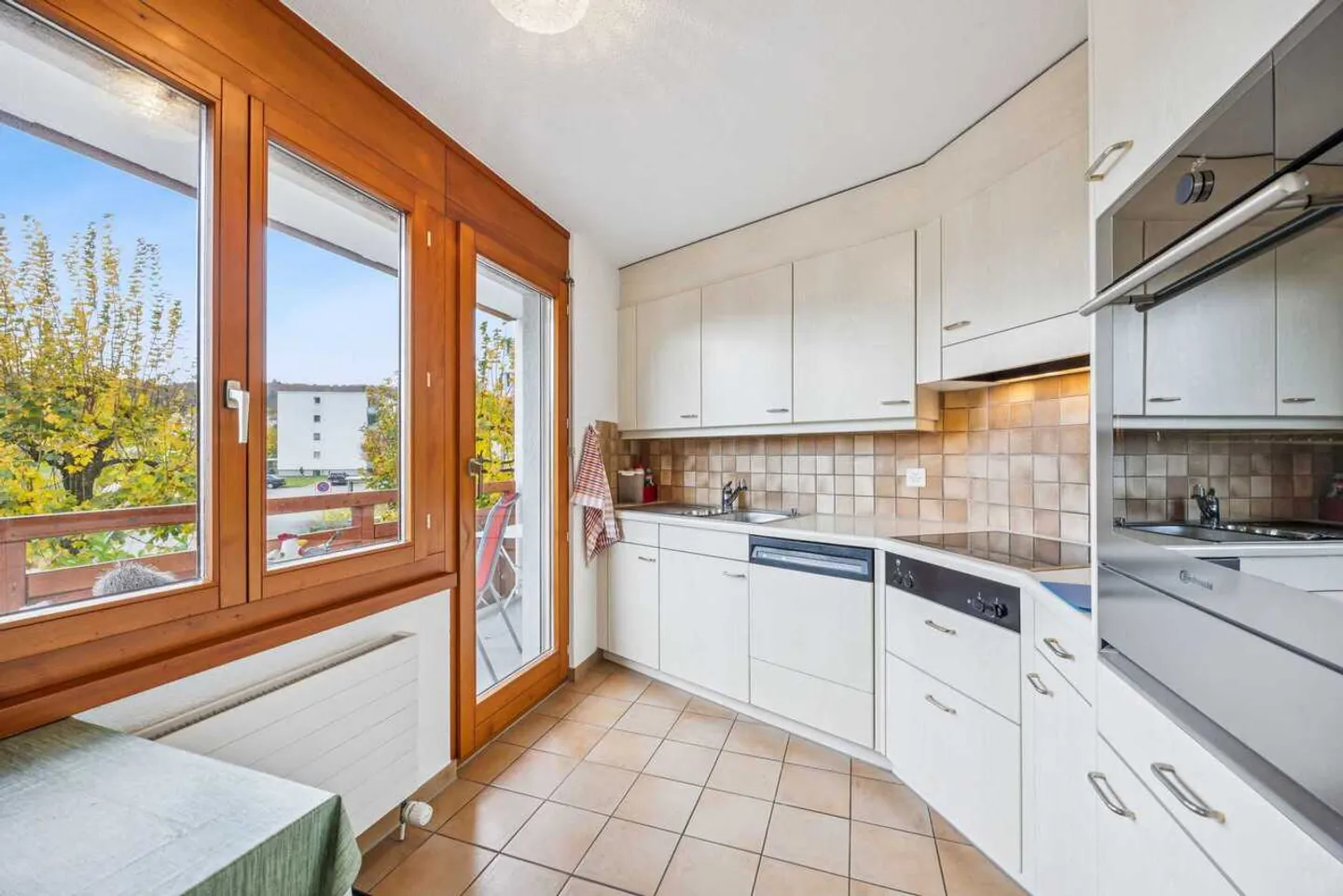 This charming 4.5-room apartment in Aarburg - Photo 3 of 13