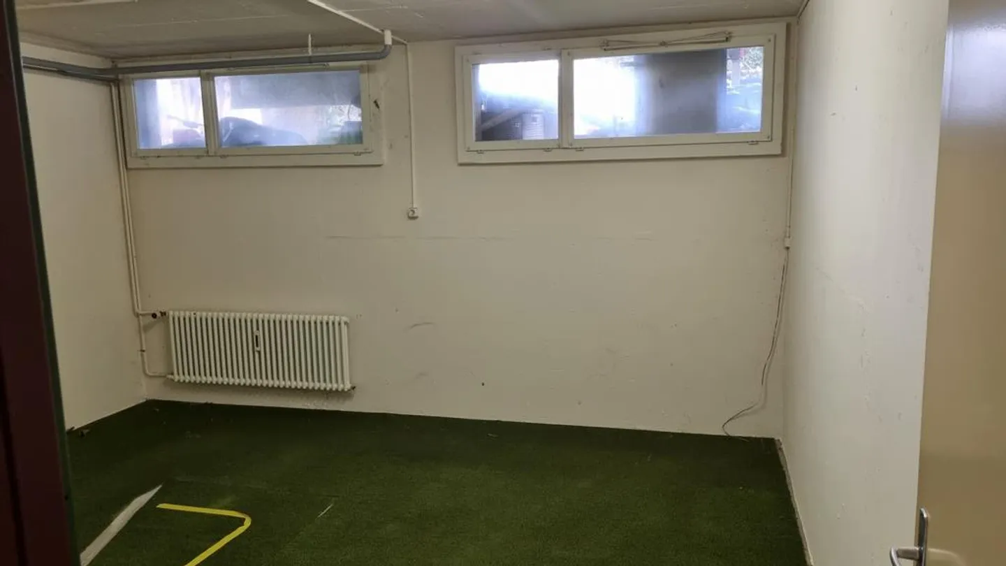 Espace polyvalent à proximité de la gare de Frenkendorf - Photo 5 sur 6