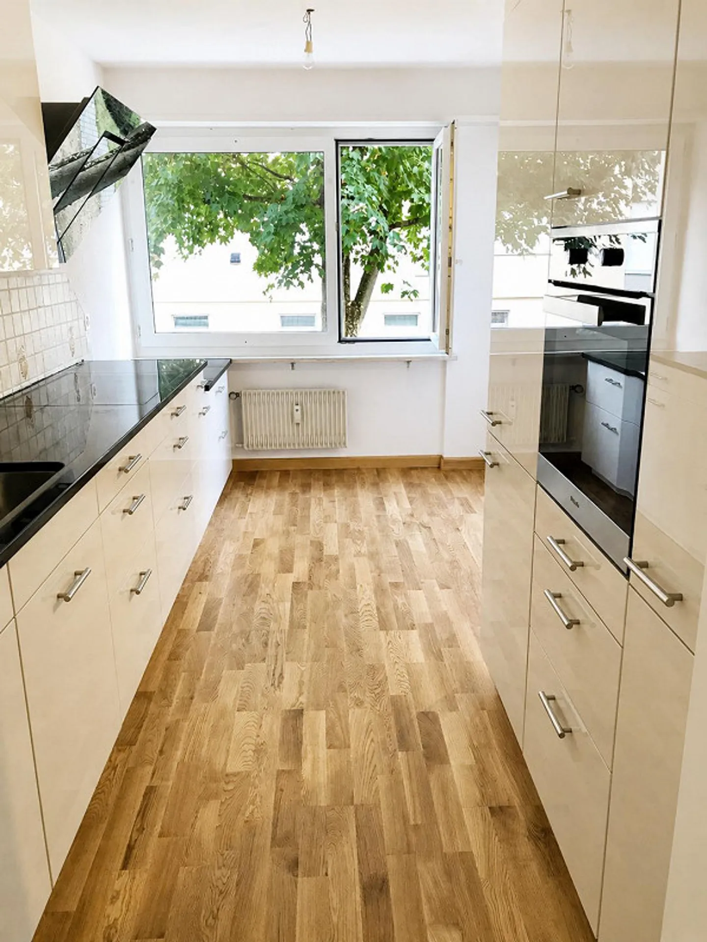 Appartement attrayant de 2,5 pièces dans un emplacement calme et central à Reinach - Photo 2 sur 8
