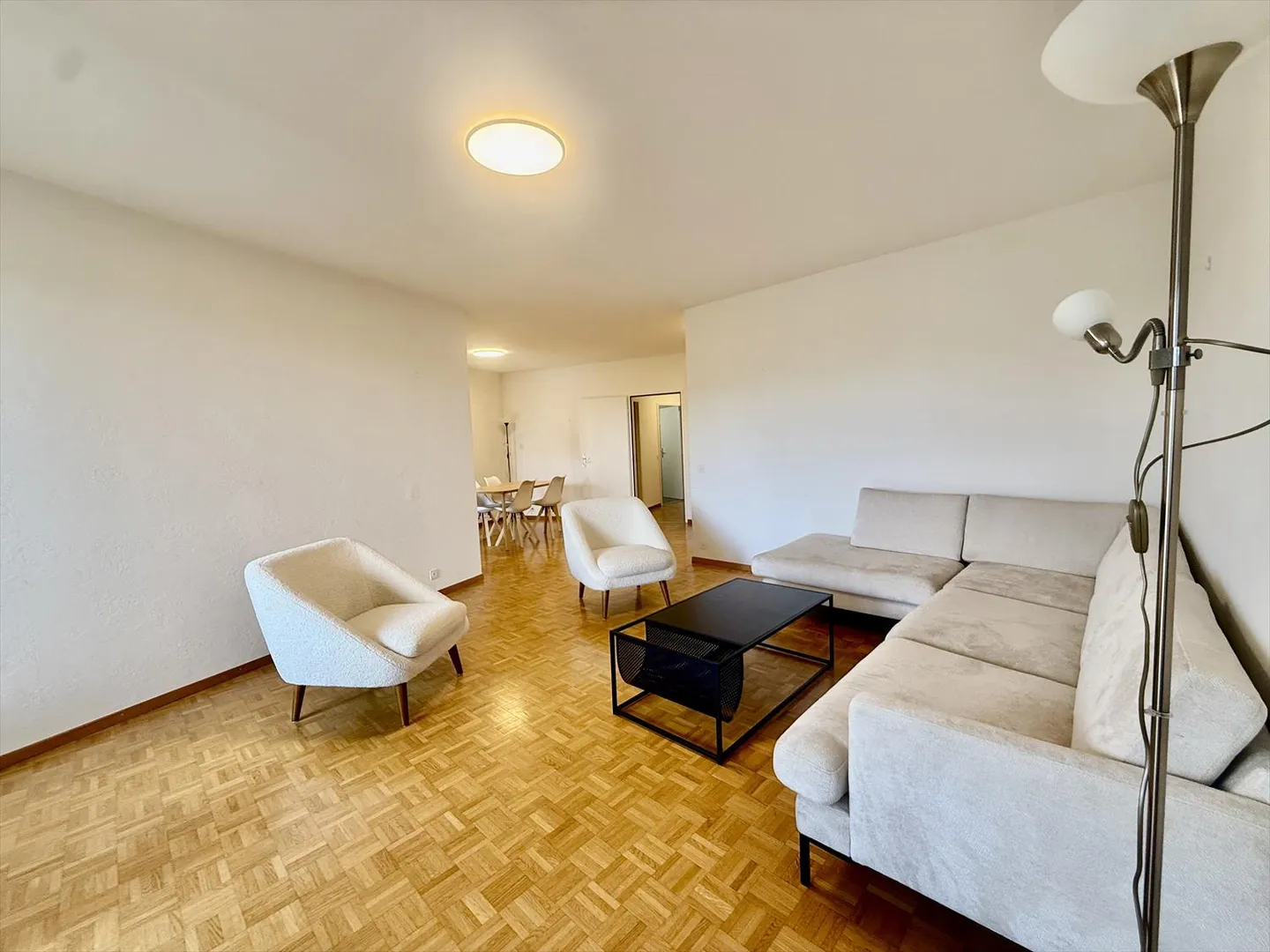 Appartement 6 pièces - Photo 3 sur 9