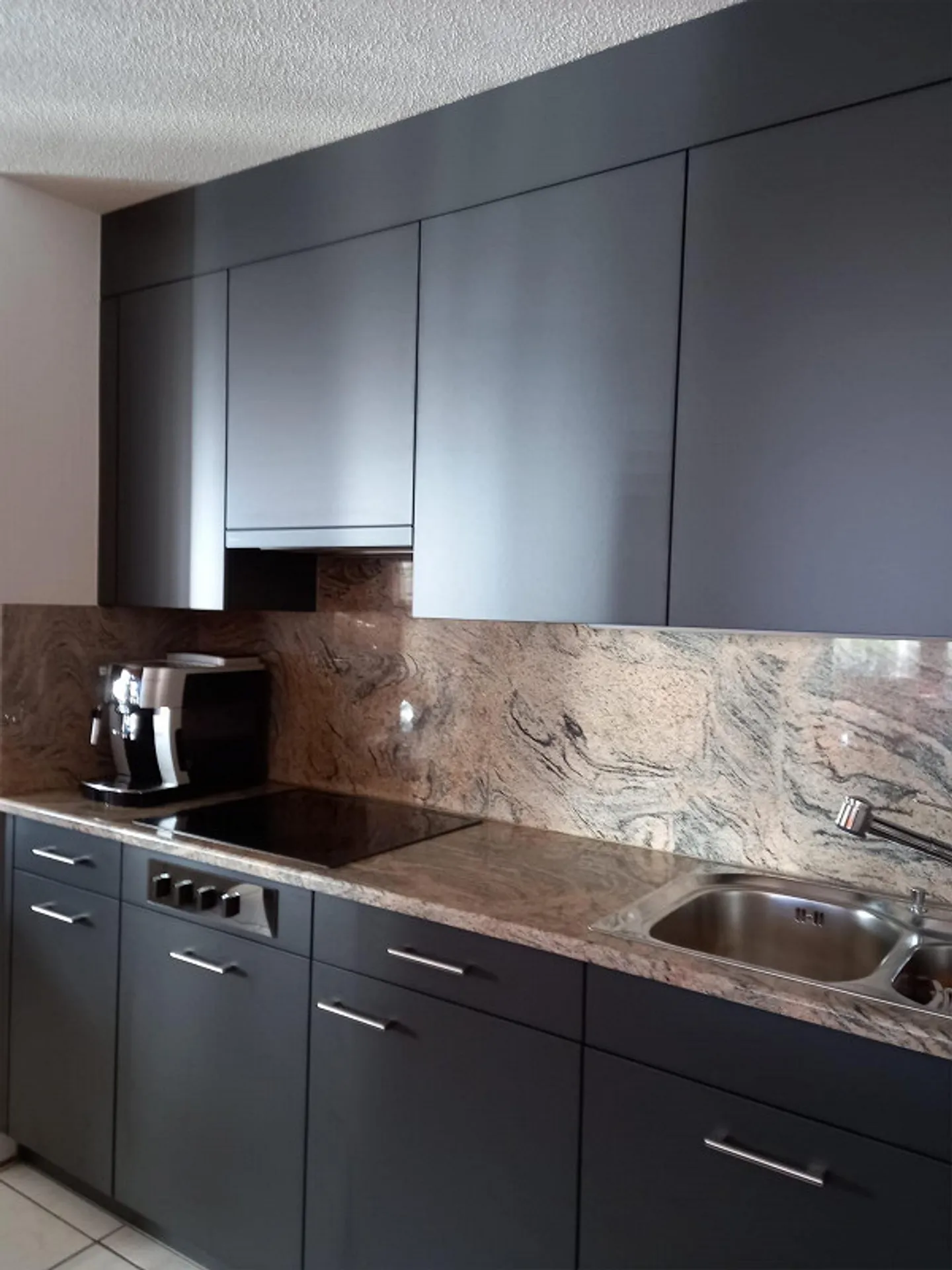 Your new home in Felsberg - renovated 2.5-room apartment - Photo 1 of 6