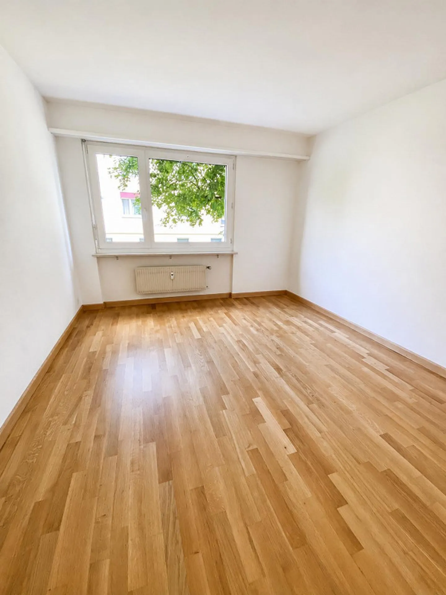 Appartement attrayant de 2,5 pièces dans un emplacement calme et central à Reinach - Photo 6 sur 8