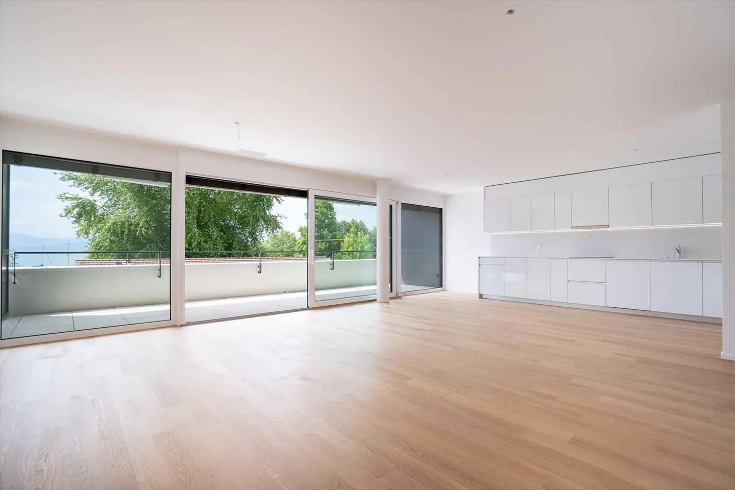 Appartamento con 4,5 stanze e balconi coperti - Foto 1 di 13