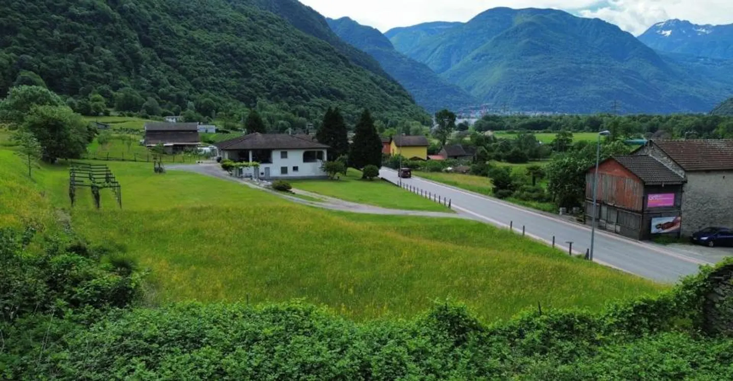 Terreno edificabile con potenziale a Claro - Foto 4 di 7