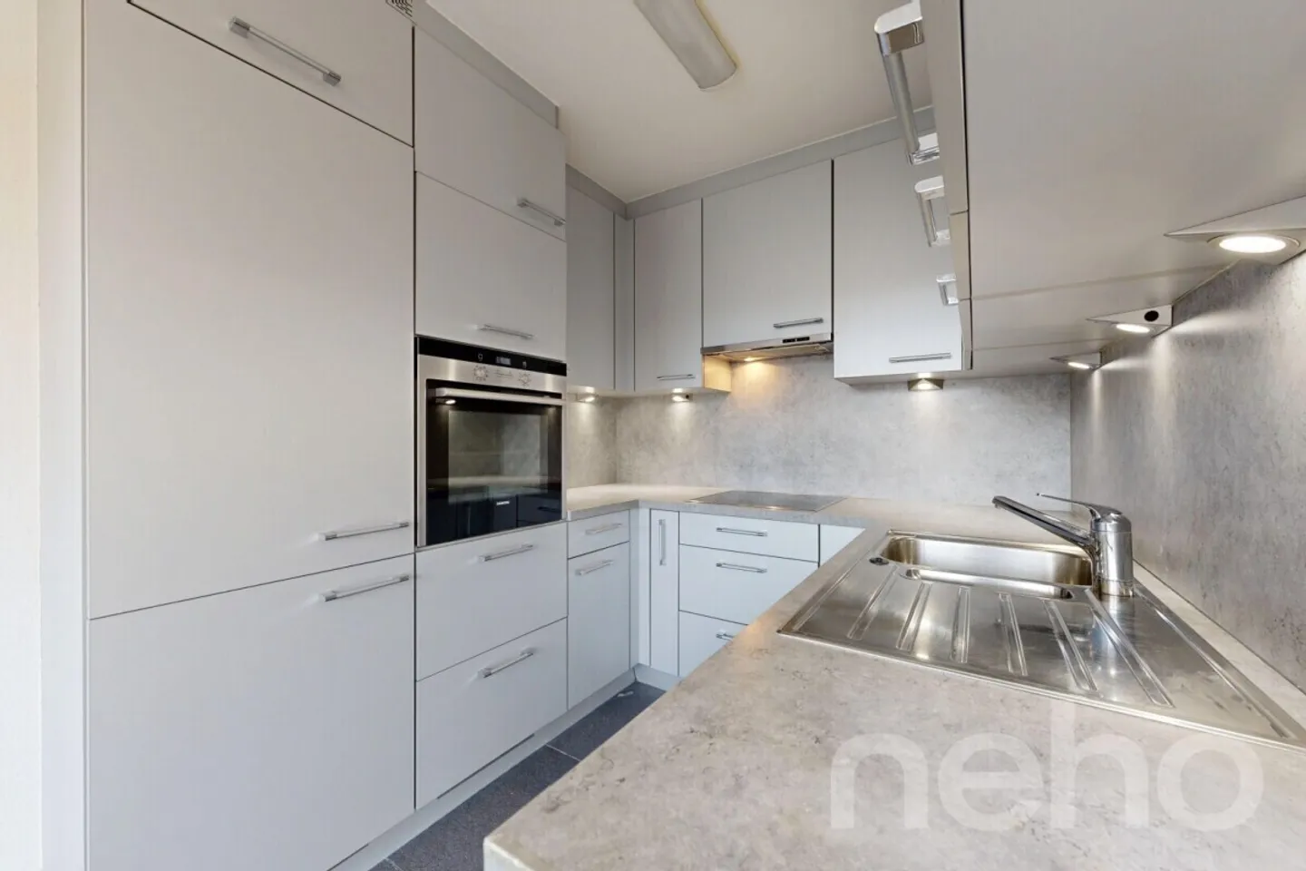 Appartamento 4.5 stanze con balcone e garage sotterraneo a Kleinbasel - Foto 11 di 12