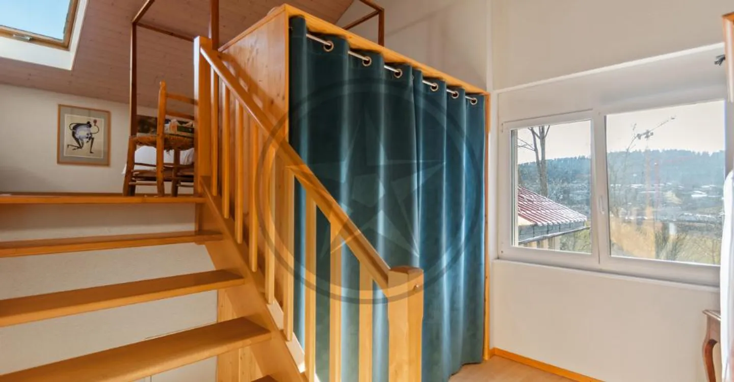 Duplex spacieux avec atelier - Photo 2 sur 10