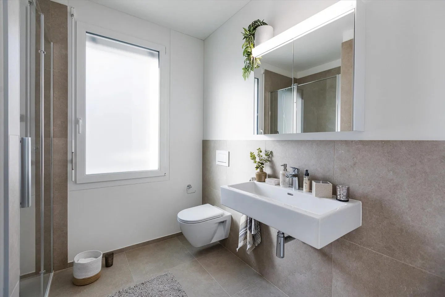 Close to the highway entrances - Photo 5 of 10