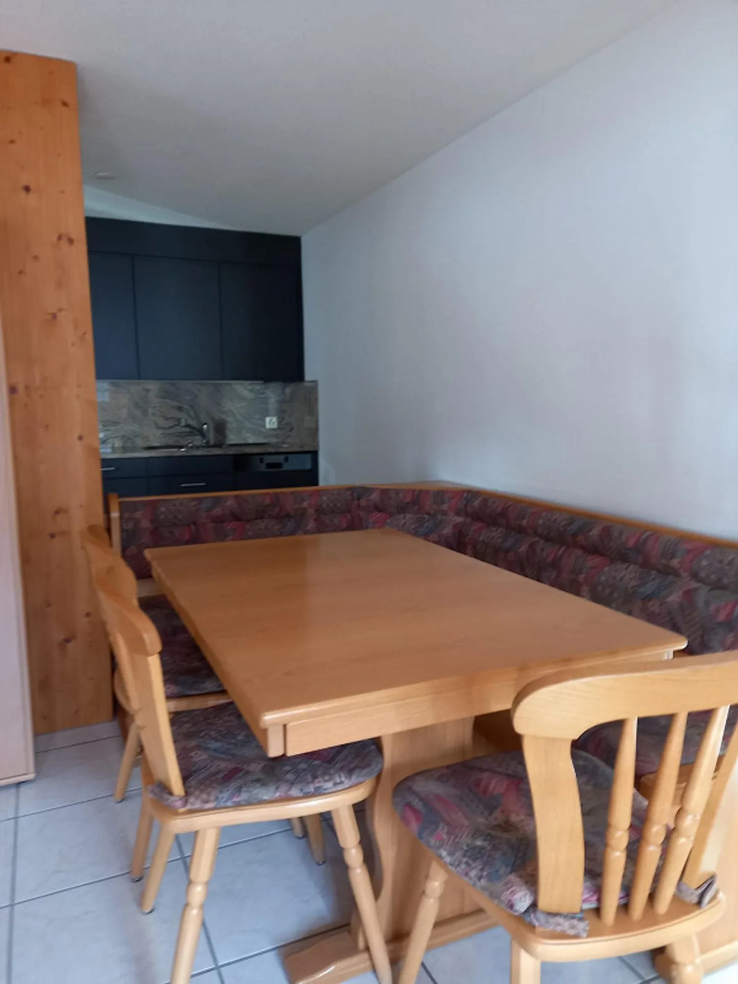 Your new home in Felsberg - renovated 2.5-room apartment - Photo 2 of 6