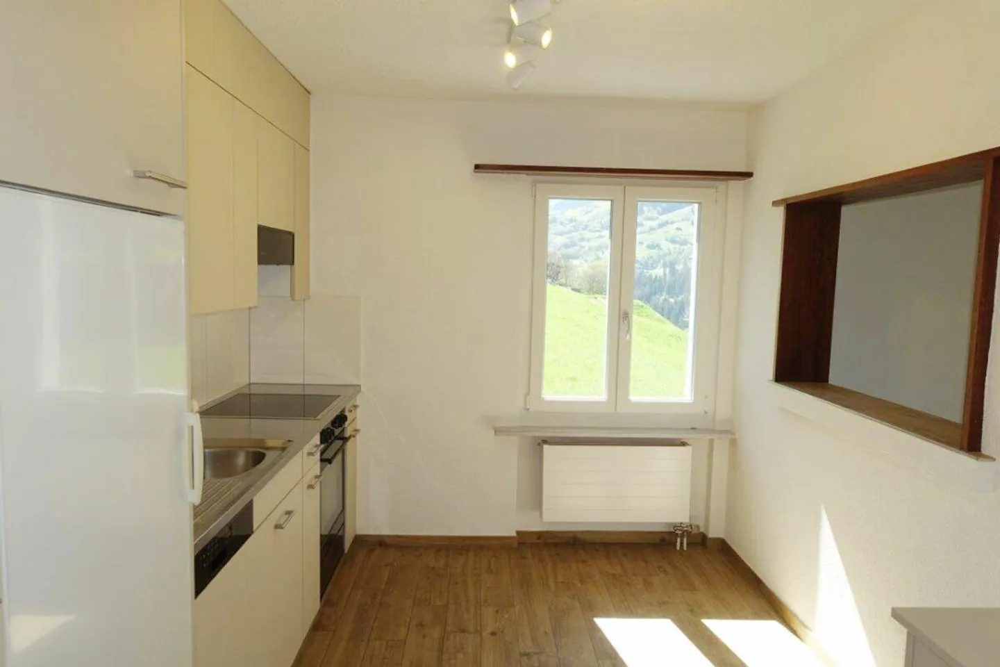 4½-Room Apartment on the 1st Floor with Expandable Attic - Photo 4 of 5