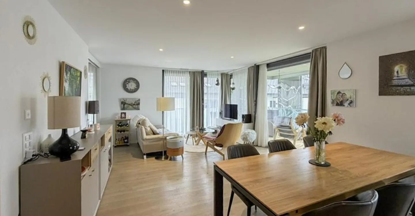 3.5-room apartment with magnificent veranda - Bulle - Photo 3 of 13