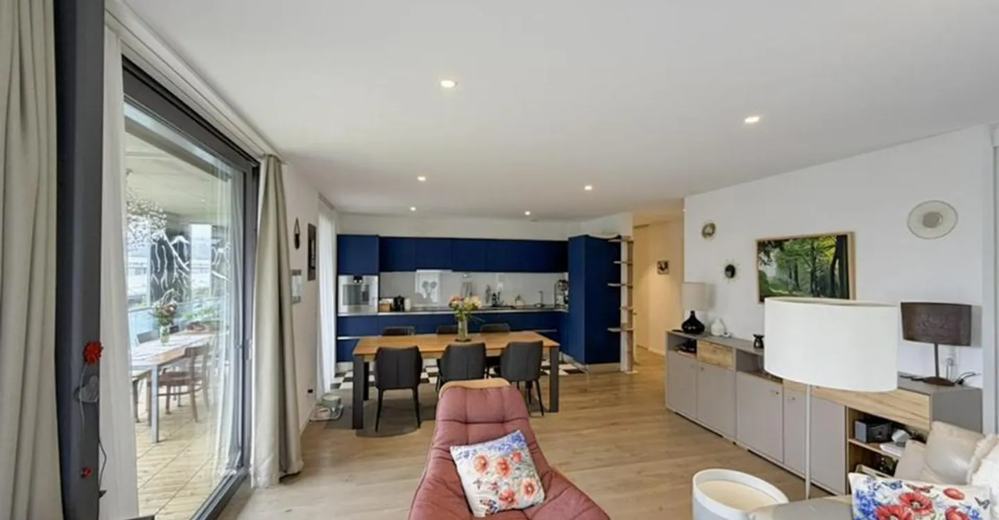 3.5-room apartment with magnificent veranda - Bulle - Photo 4 of 13