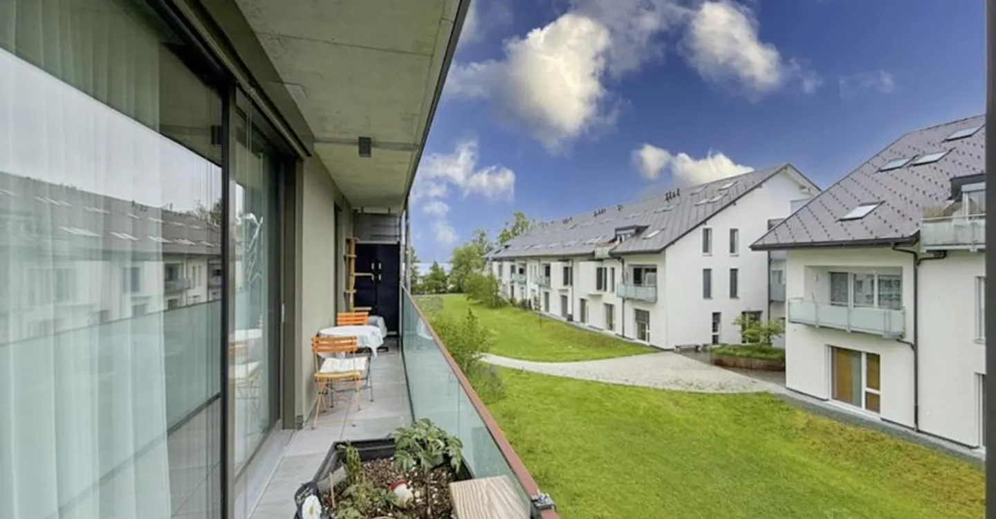 3.5-room apartment with magnificent veranda - Bulle - Photo 7 of 13