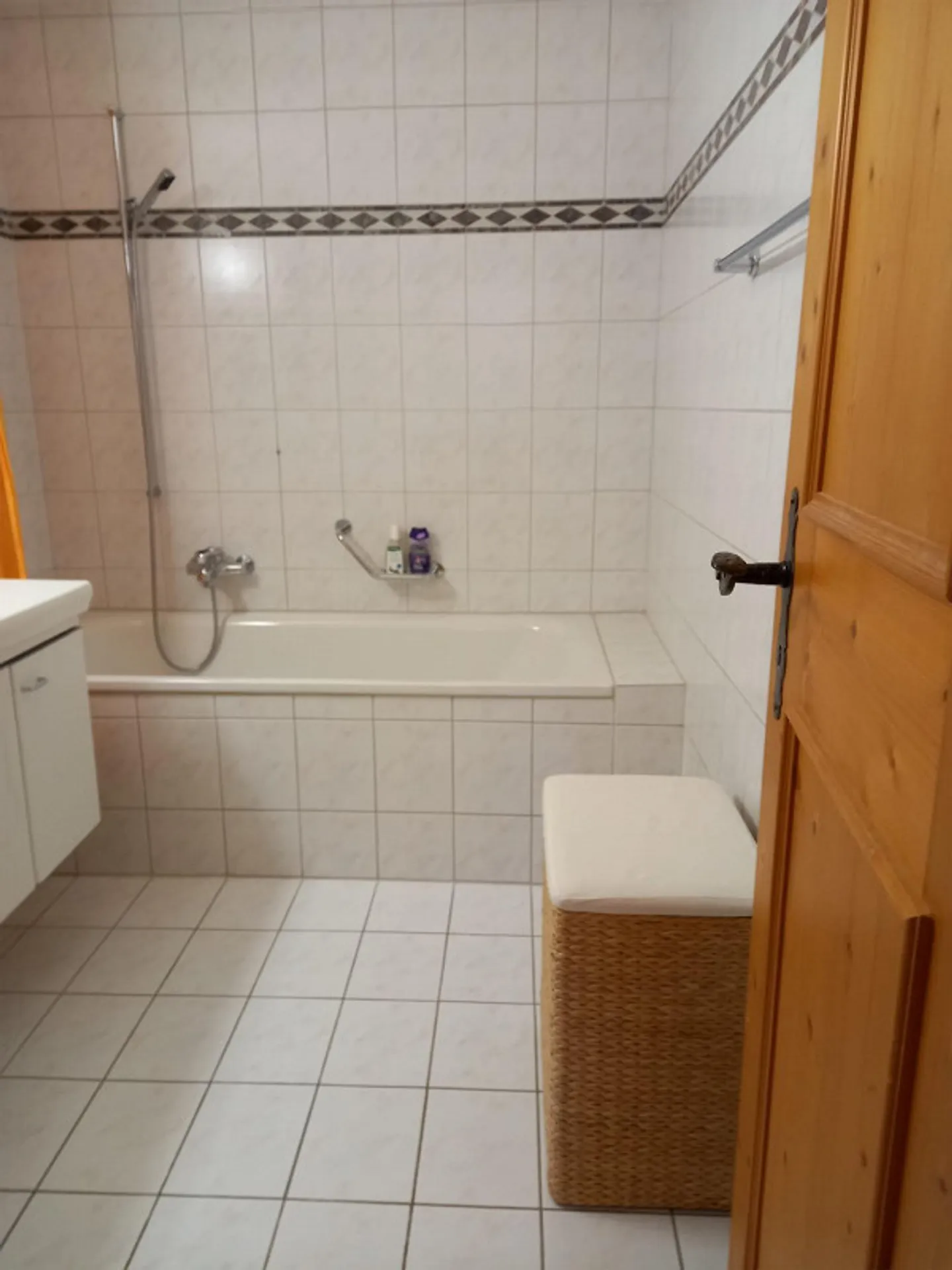 Your new home in Felsberg - renovated 2.5-room apartment - Photo 3 of 6