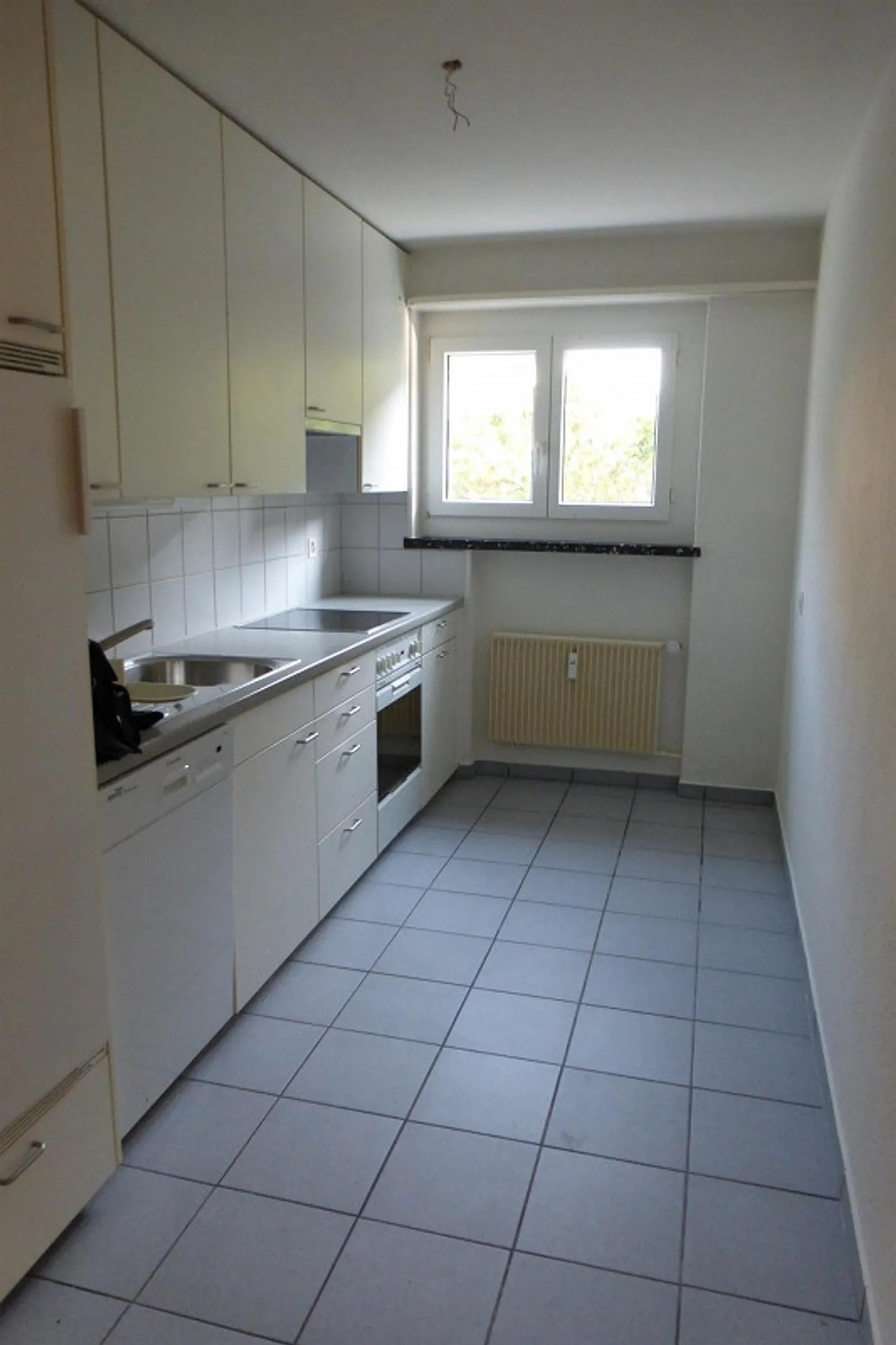 Appartamento 4,5 locali in una zona residenziale tranquilla nel verde sulla Ringstrasse - Foto 4 di 9