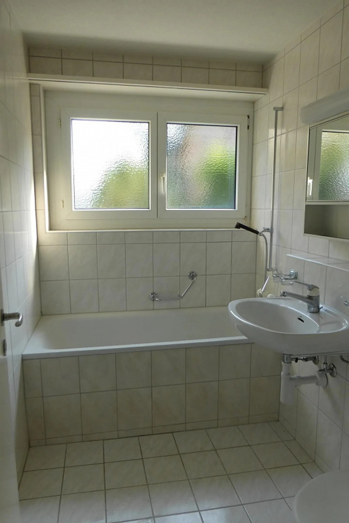 Appartamento 4,5 locali in una zona residenziale tranquilla nel verde sulla Ringstrasse - Foto 5 di 9