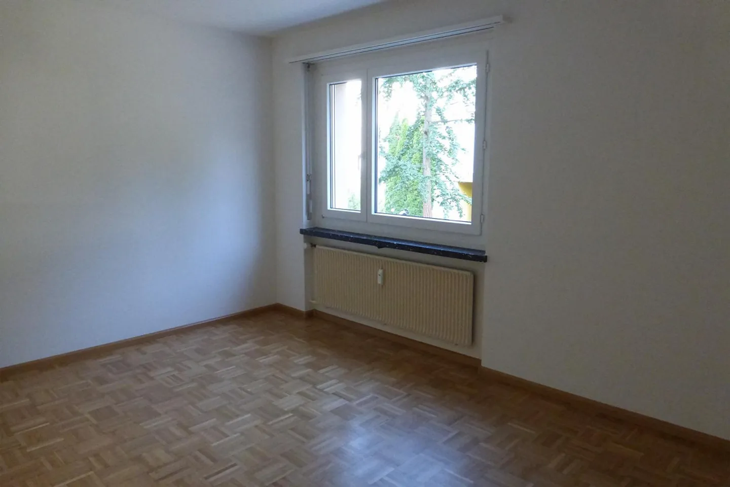 Appartamento 4,5 locali in una zona residenziale tranquilla nel verde sulla Ringstrasse - Foto 6 di 9