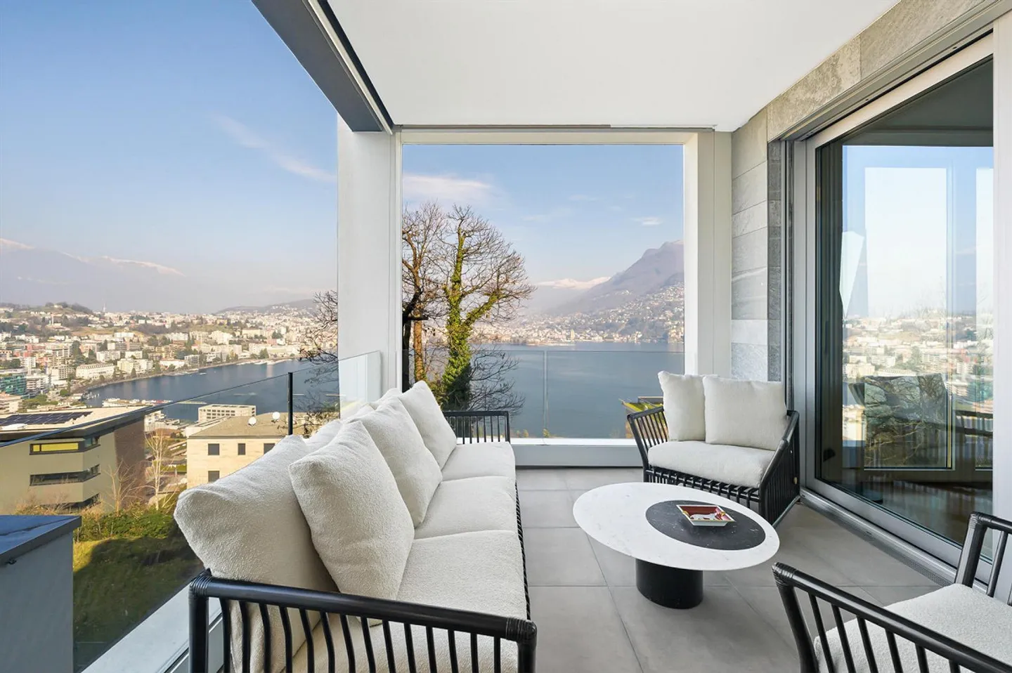Appartamento con spettacolare vista lago - Foto 2 di 15