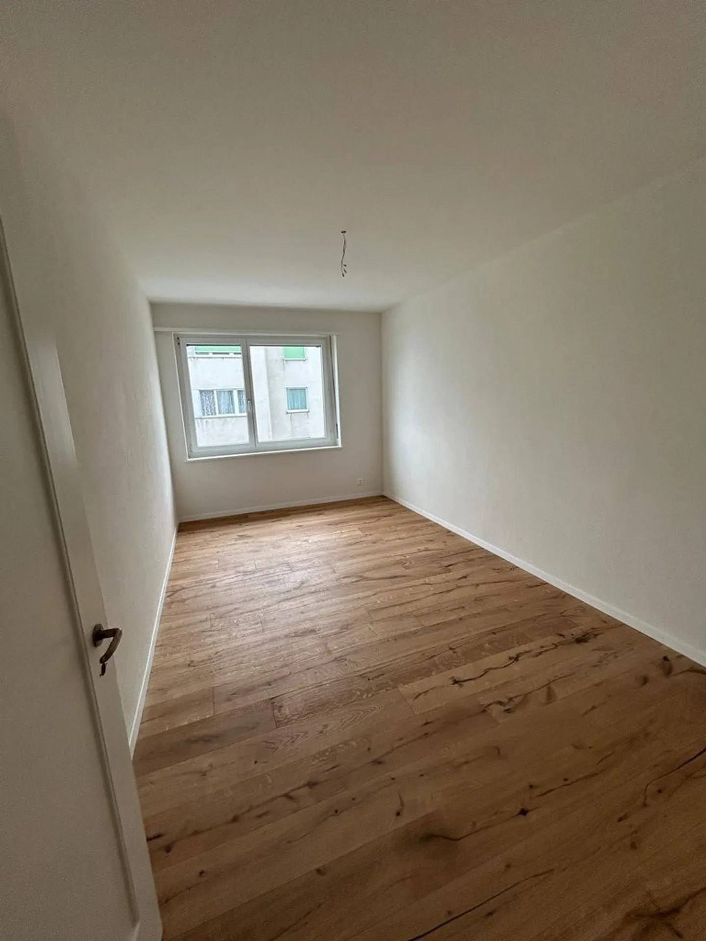 Appartamento moderno e spazioso di 4 stanze in affitto - Foto 8 di 11