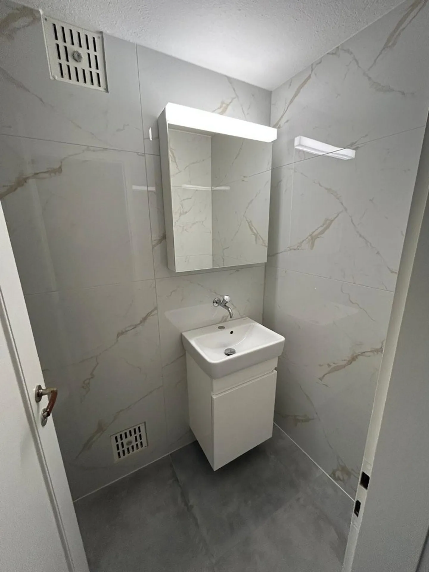 Appartamento moderno e spazioso di 4 stanze in affitto - Foto 5 di 11