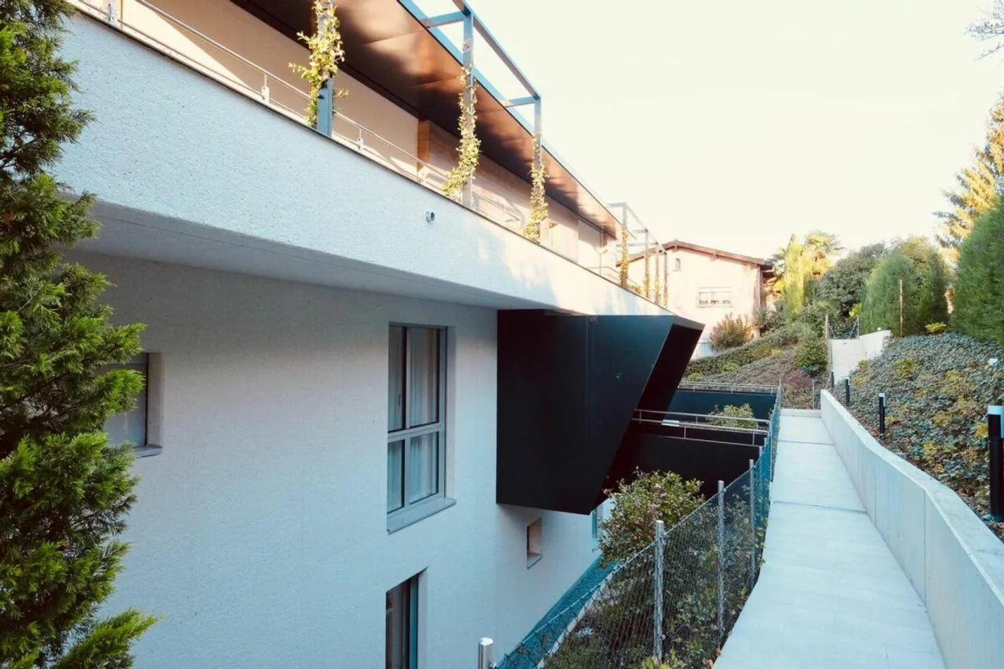 SORENGO · HIGH-QUALITY TRIPLEX WITH GARDEN · EMBEDDED IN NATURE - Photo 9 of 13