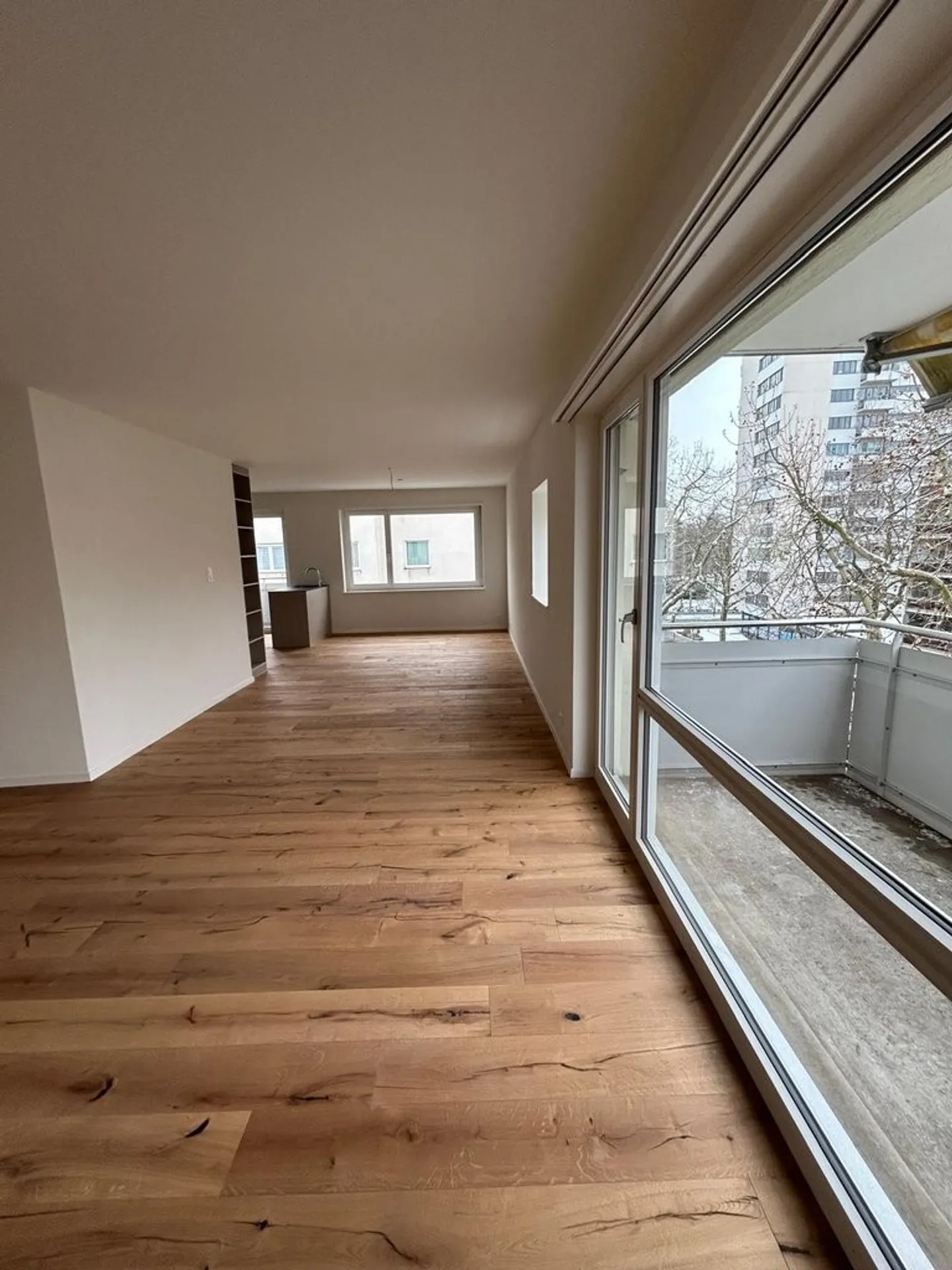 Appartamento moderno e spazioso di 4 stanze in affitto - Foto 10 di 11