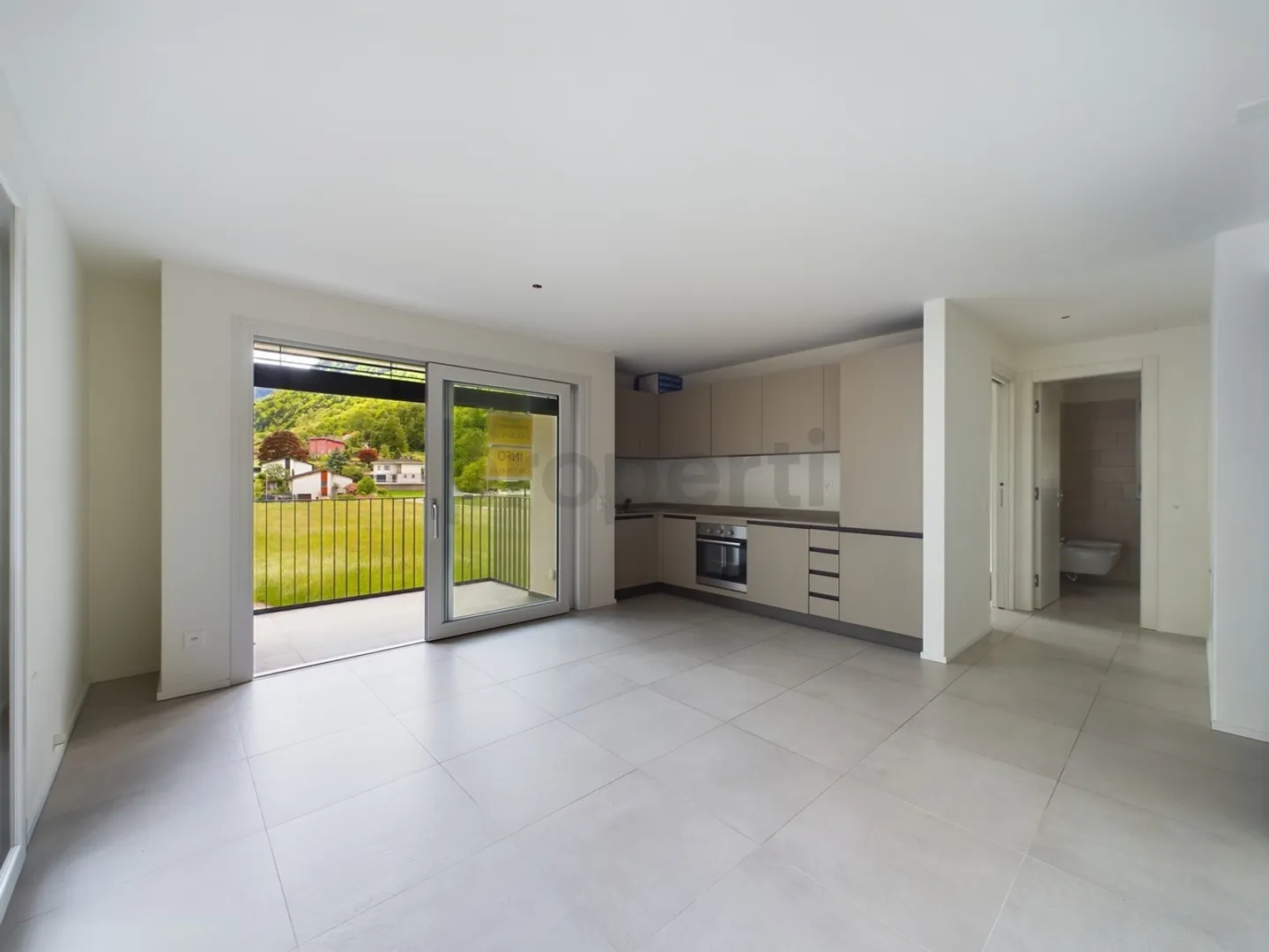 Appartement lumineux de 2,5 pièces à Iragna - Appartement lumineux de 2,5 pièces à Iragna - Photo 1 sur 9