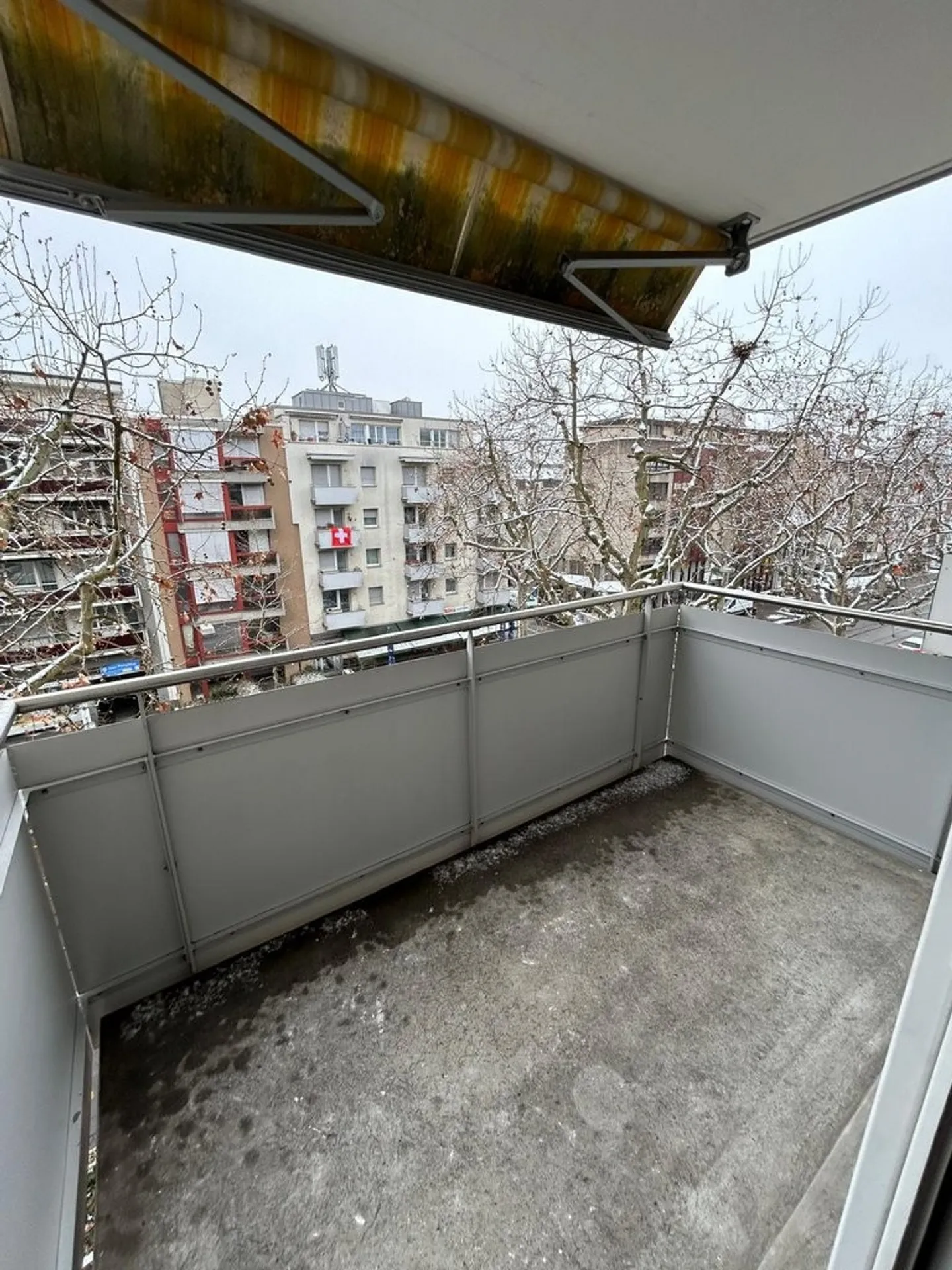 Appartamento moderno e spazioso di 4 stanze in affitto - Foto 11 di 11