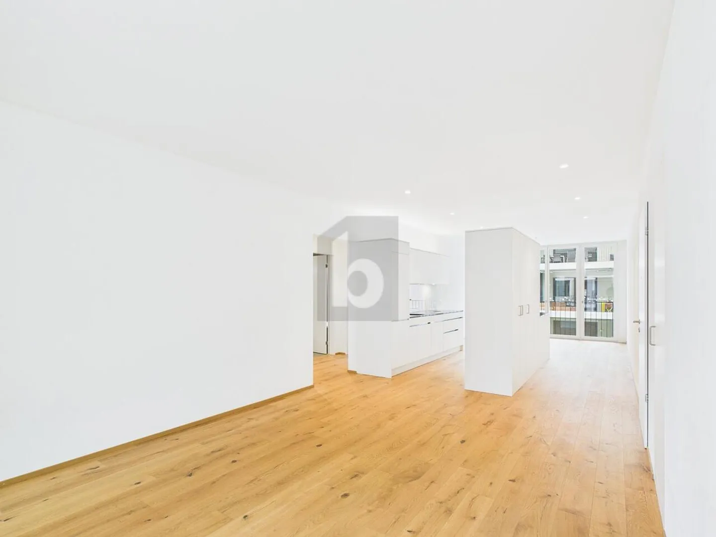 ABITARE INONDATA DI LUCE CON COMFORT - Foto 1 di 6