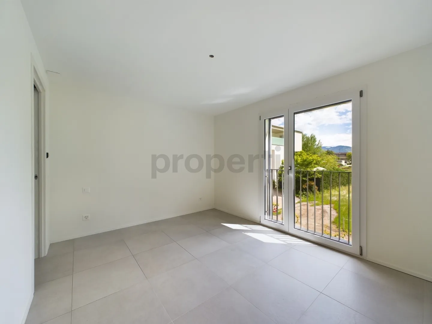 Appartement lumineux de 2,5 pièces à Iragna - Appartement lumineux de 2,5 pièces à Iragna - Photo 5 sur 9