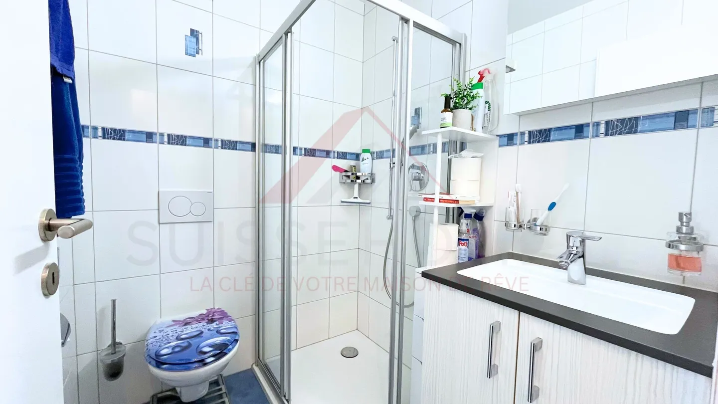 Penthouse d'exception 4,5 pièces avec grande terrasse - Vue dégagée, calme absolu et emplacement idéal - Photo 16 sur 17