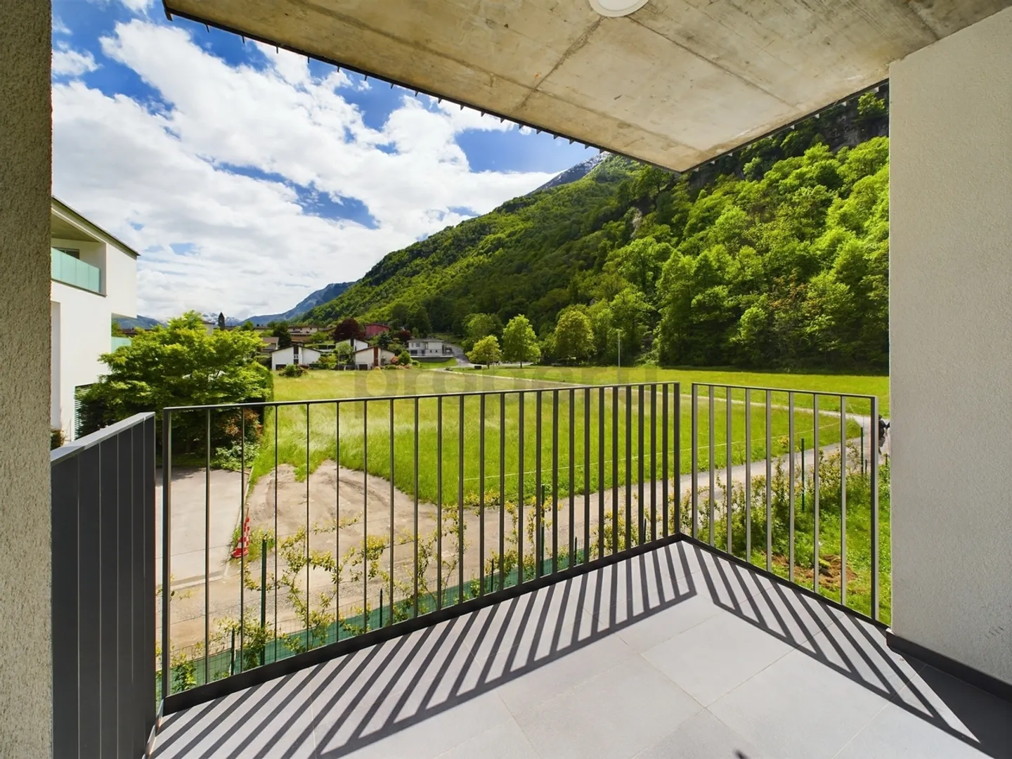 Appartement lumineux de 2,5 pièces à Iragna - Appartement lumineux de 2,5 pièces à Iragna - Photo 8 sur 9