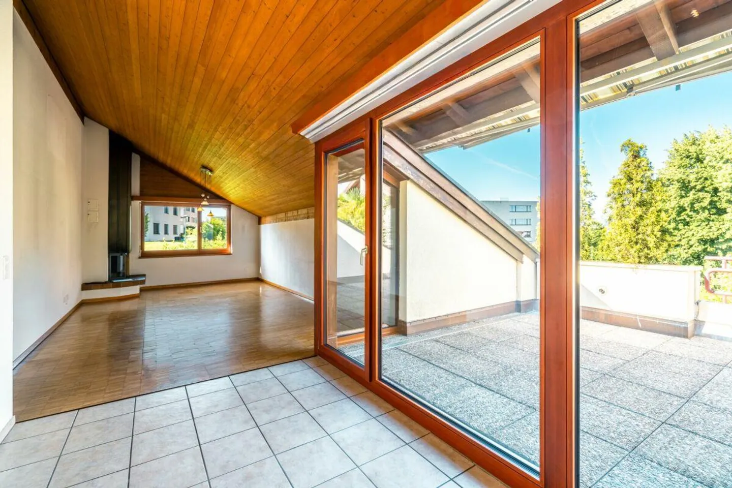 Appartement sous les combles avec charme - Photo 3 sur 9