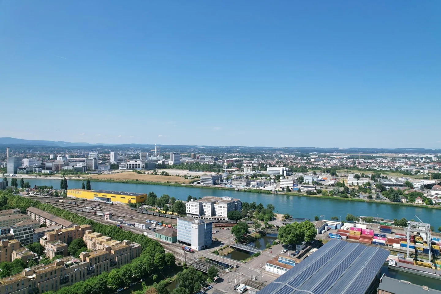 AU SOMMET - PENTHOUSE AVEC VUE SUR LES TOITS DE BASEL - Photo 14 sur 14