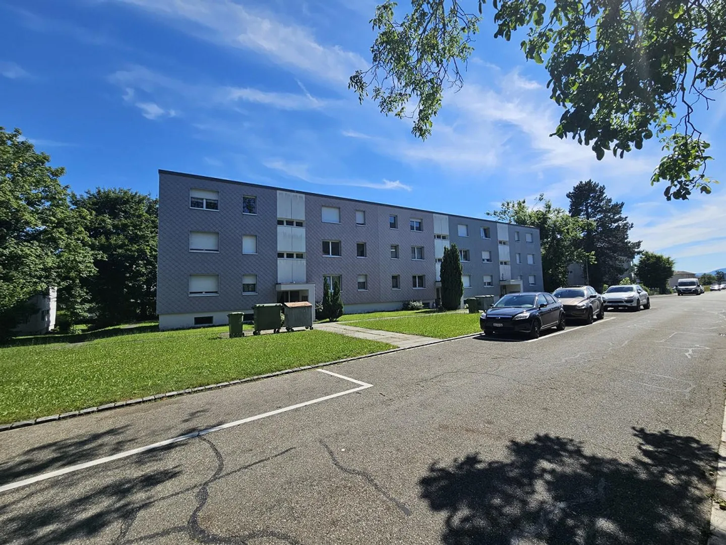 Outdoor parking space for rent - Photo 1 of 1