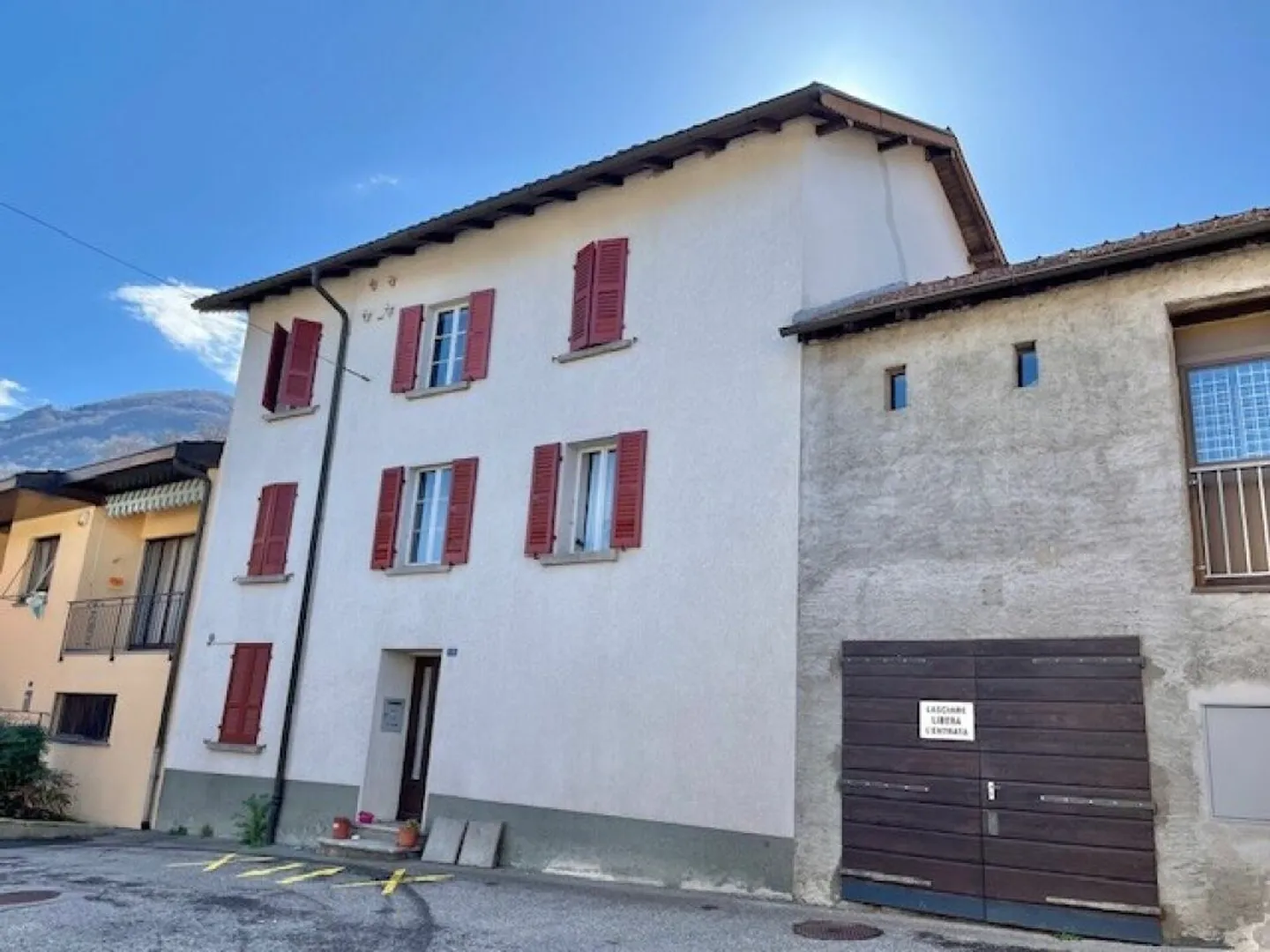 VENDESI A CAMORINO (NUCLEO) - TERRENO EDIFICABILE CON IMMOBILI - Foto 11 di 17