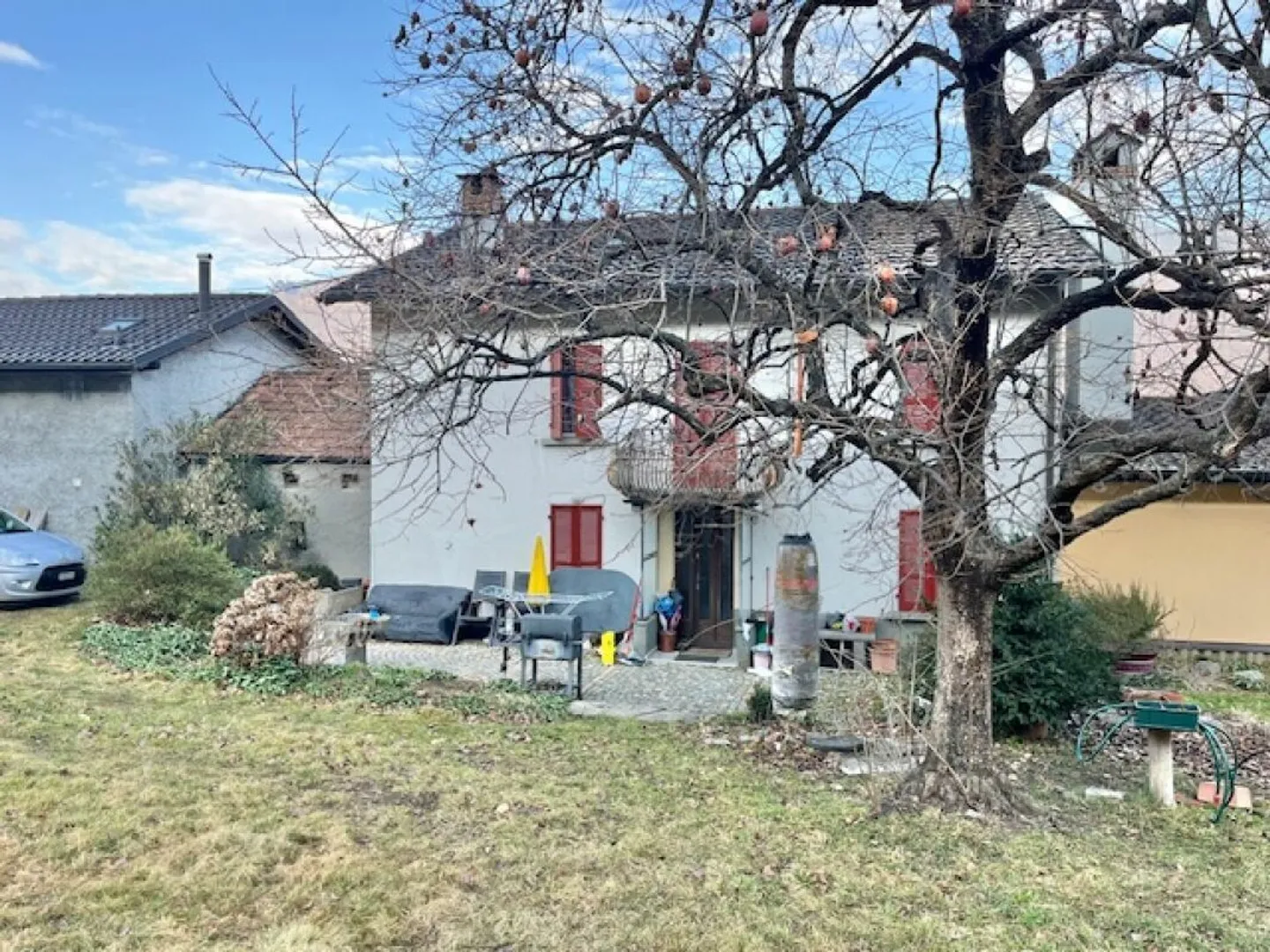 VENDESI A CAMORINO (NUCLEO) - TERRENO EDIFICABILE CON IMMOBILI - Foto 12 di 17