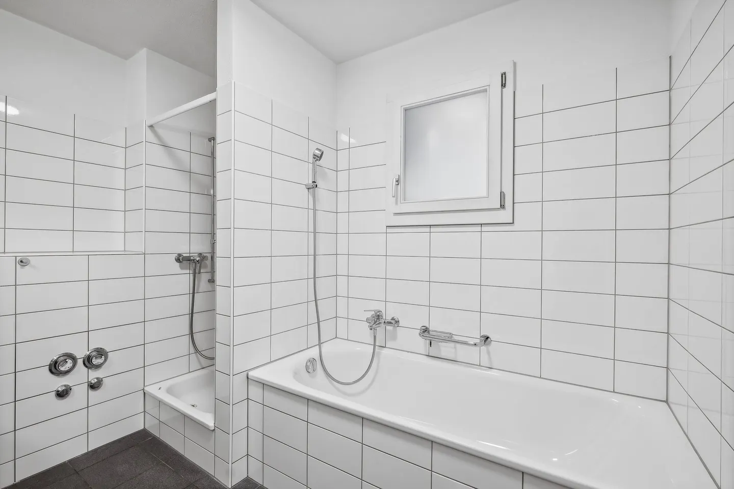 Appartement ancien chic au centre - Photo 5 sur 9