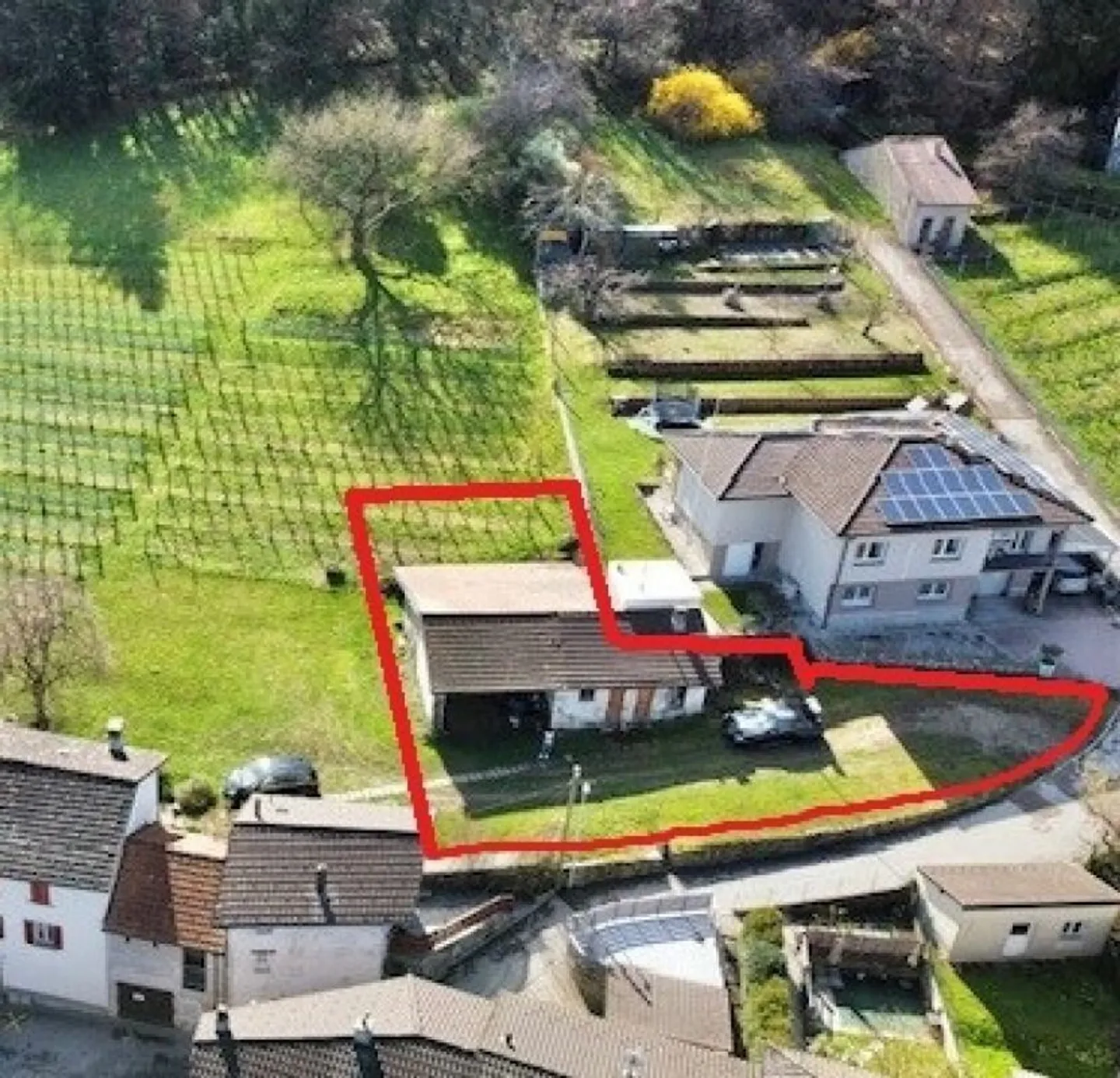 VENDESI A CAMORINO (NUCLEO) - TERRENO EDIFICABILE CON IMMOBILI - Foto 14 di 17