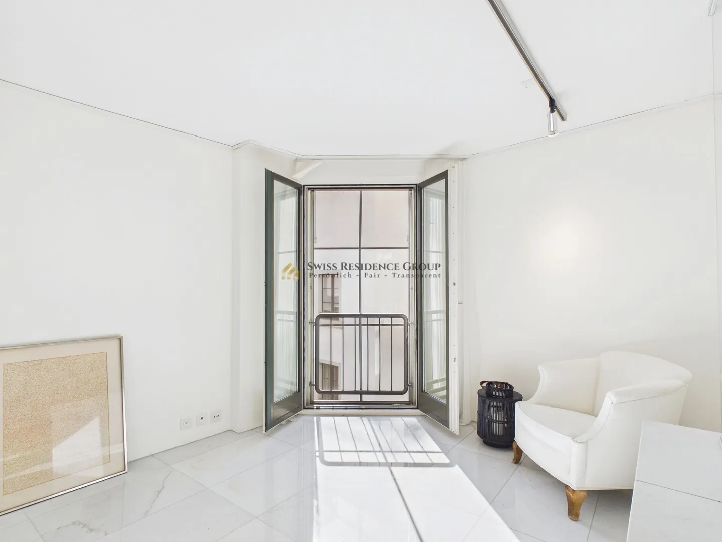 Appartement exclusif de 2,5 pièces avec vue sur le Grossmünster et la Limmat - Photo 10 sur 17